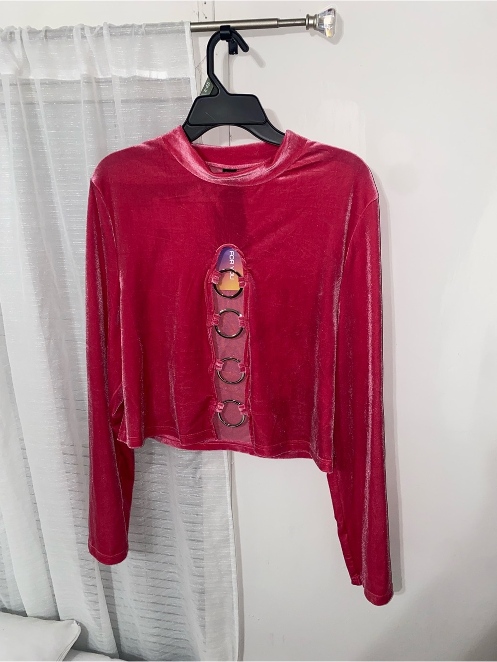 Ring-Front Velvet Crop Top in Pink